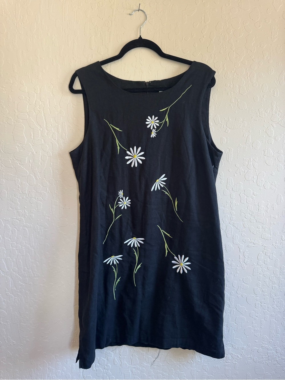 Ultra Dress Collection Black Sleeveless Daisy Embroidered Mini Dress